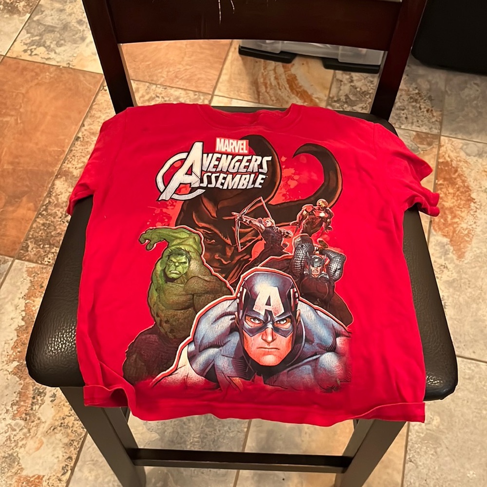 Boy’s Short Sleeved T-Shirt, Red, Avengers Assemble, Size 7, Marvel